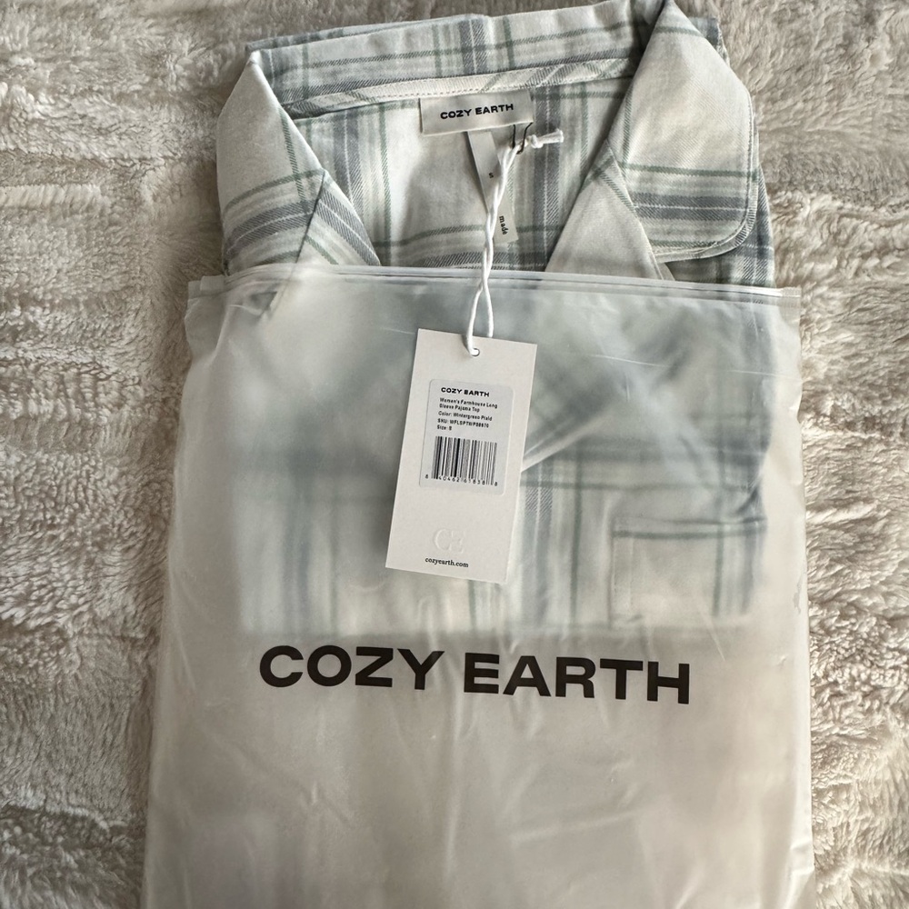 Cozy Earth Women's Winter Green Pajama Set